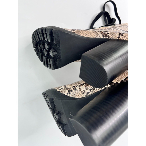 New Steve Madden LATCH Snake Print Lug Sole Heeled Hiking Boots Women’s 7.5M - Picture 9 of 11
